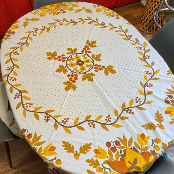 ***SOLD***Vintage Tablecloth - Picture 6 of 6